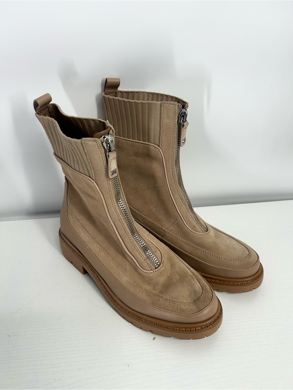 Sam Edelman Leone Lug Sole Chelsea Boot - Sesame Tan Zip Up- Size 9M